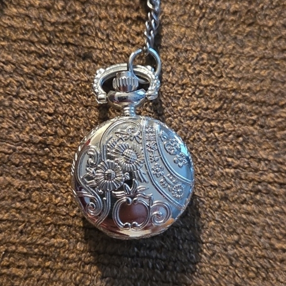 Clock Necklace - Picture 3 of 5